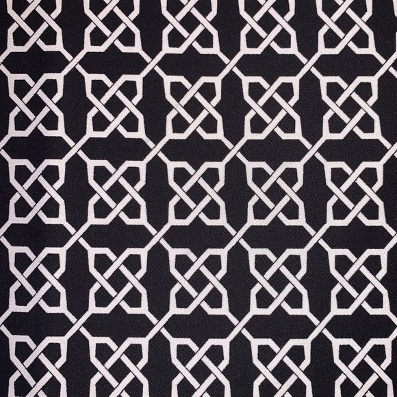 7.9 Yds Free Spirit Vicki Payne Black White Celtic Knot Fretwork Lattice Fabric - Picture 2 of 7